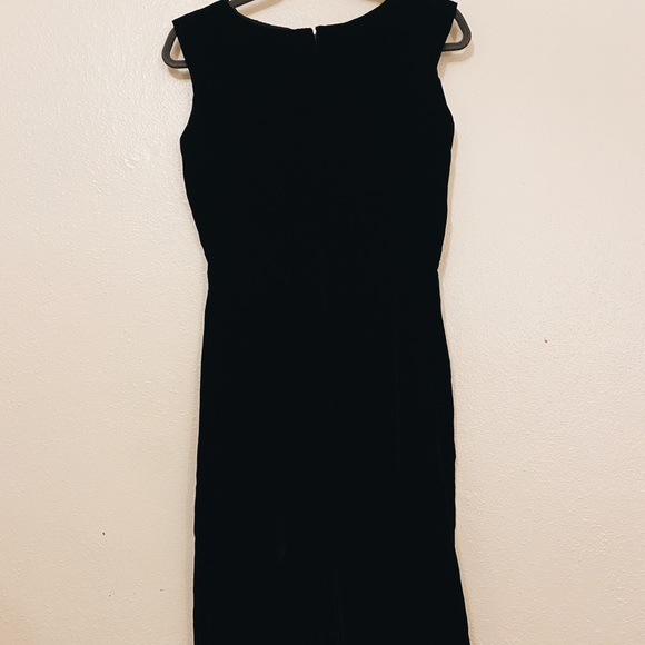 Vintage 50s Black Velvet Sleeveless Cocktail Dress - Picture 3 of 6